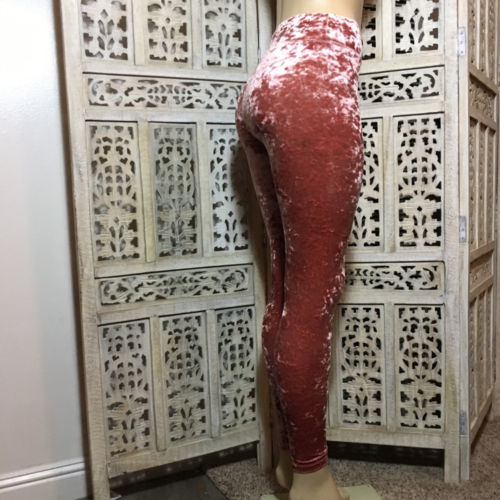 High Waisted Velvet Rose Leggings